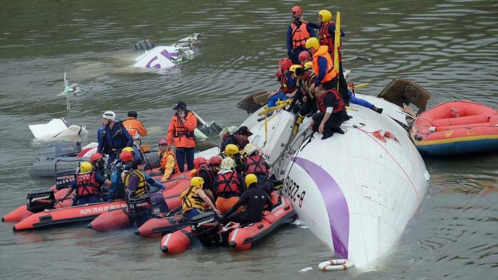 "Mayday...Mayday.." Teriak Pilot TransAsia GE235 sebelum Jatuh di Sungai